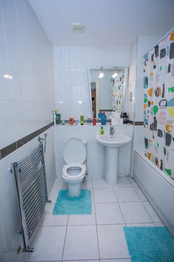 Remarkable 2-bed With Sea View Apartamento
