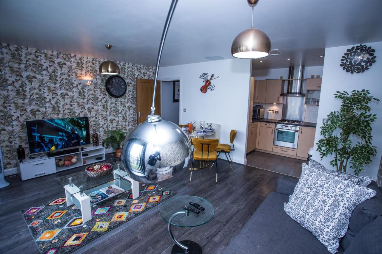 Remarkable 2-bed With Sea View Apartamento *