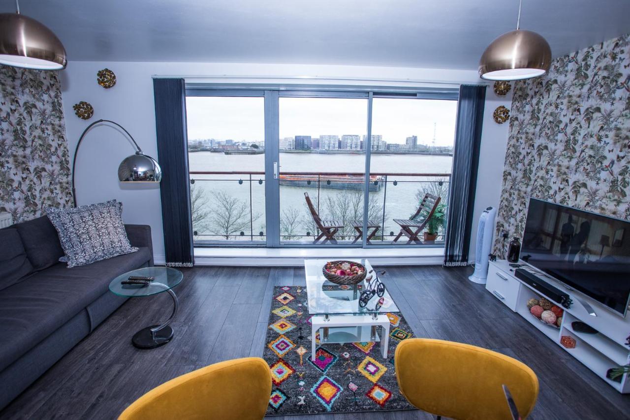 Remarkable 2-bed With Sea View Apartamento